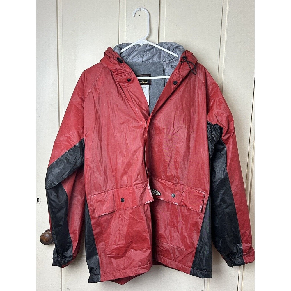 Men’s Sterns Dry Wear Med/Large Red/Blk. Coat
